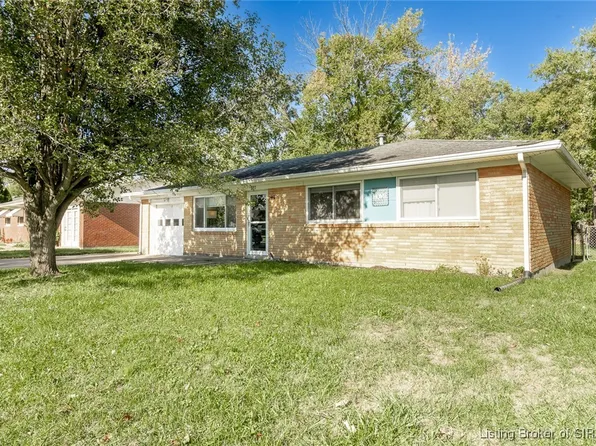 927 Silverwood Drive, Clarksville, IN 47129