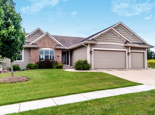 589 Country View Ln, Lake Mills, WI 53551