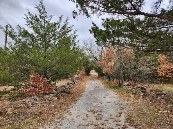 861 Upper Montague Rd, Bowie, TX 76230