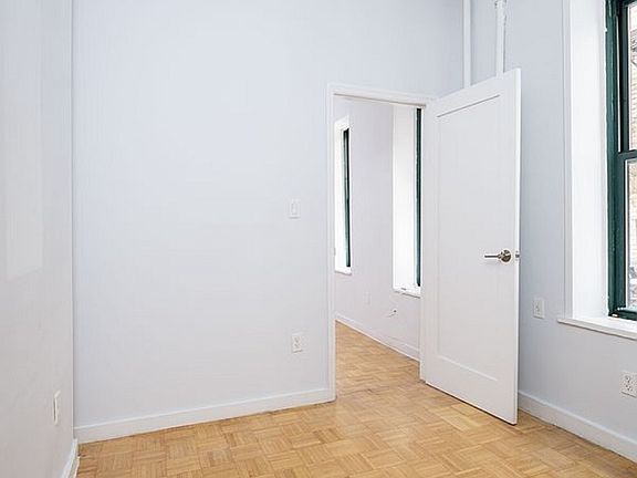 5th image of 270 6th Ave APT 1