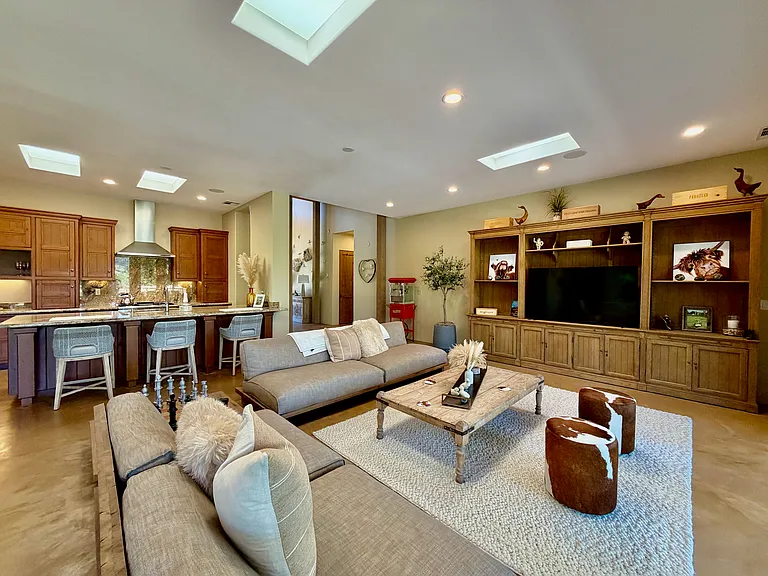 4181 Silverado Trl — Photo 14