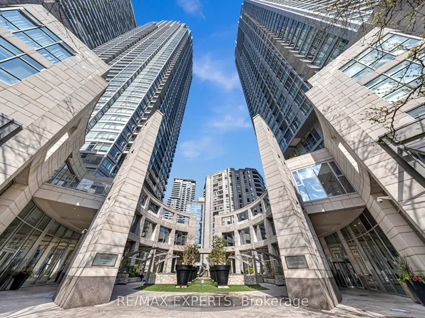 2191 Yonge St #2304, Toronto, ON M4S 3H8