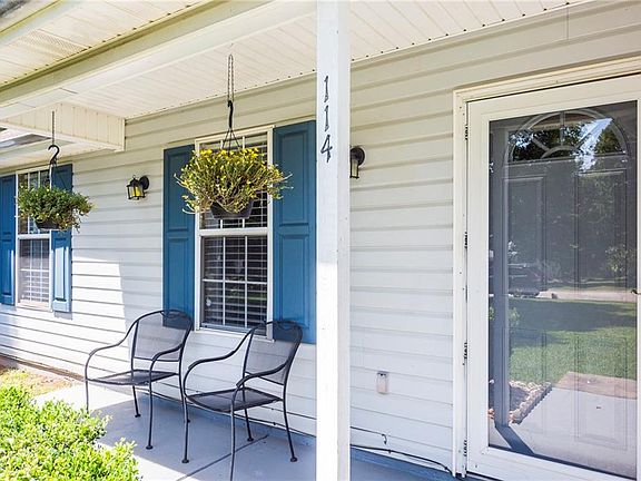 3rd image of 114 Pebble Creek Dr