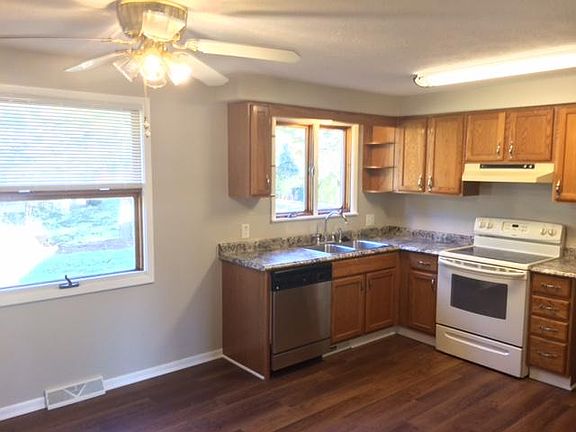 2nd image of 7625 Carmen Dr NW