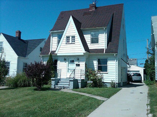 1st image of 10215 S Highland Ave