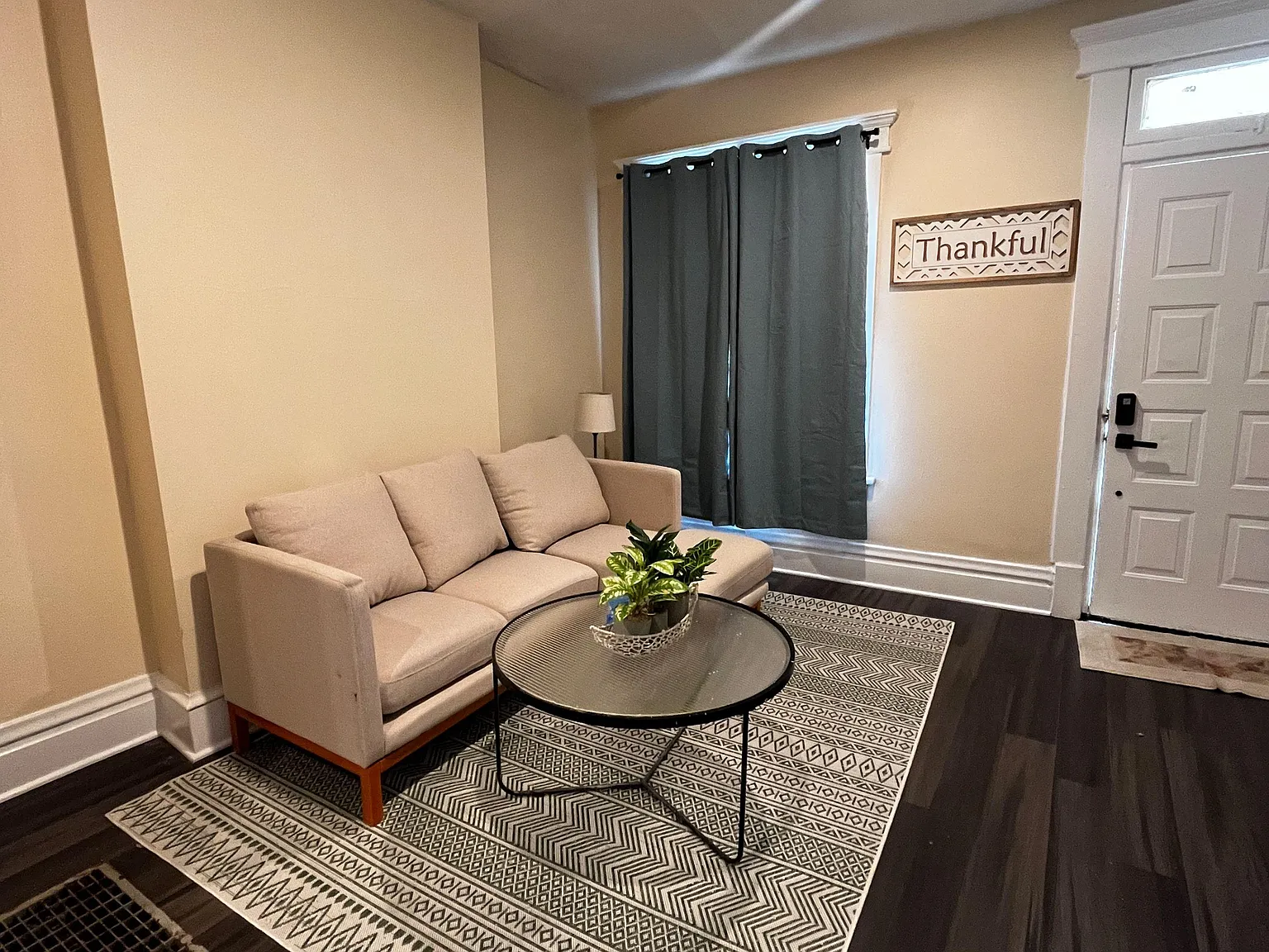 4 bed, 2.5 bath, 1800 sqft, $1,027 — Photo 4