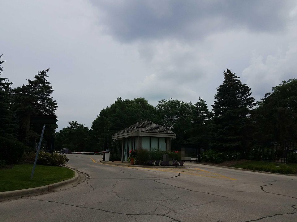 2nd image of 925 Shoreline Rd