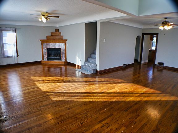 3rd image of 9820 S 55th Ave