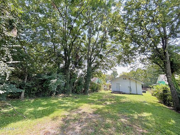 4th image of 919 Belleaire Ave