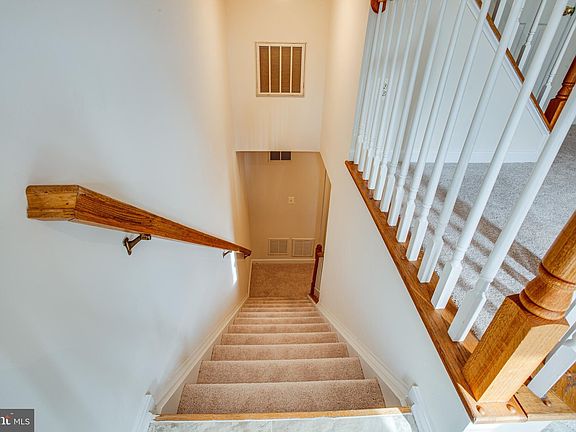 3rd image of 106 Hastings Dr