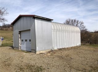 107 Earhart Ln, Jeannette, PA 15644