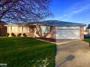 41304 Clairpointe St, Harrison Township, MI 48045