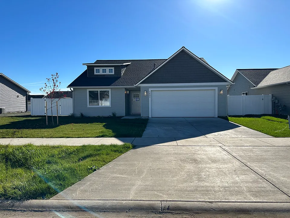 5692 Theismann Rd