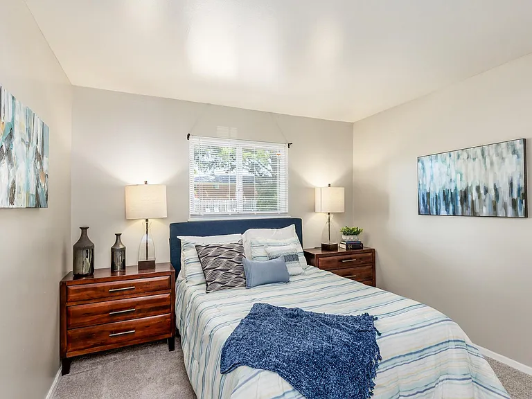 Mariners Green Apartments — Photo 16