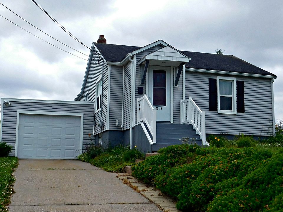 1st image of 815 E Margaret St