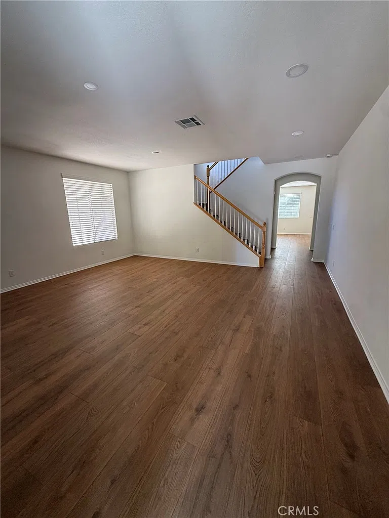 4 bed, 3.5 bath, 2557 sqft, $6,495 — Photo 3