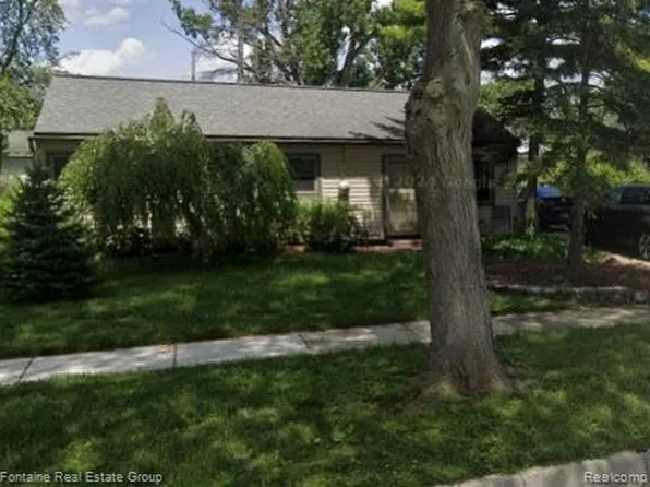 29624 Bridge St, Garden City, MI 48135