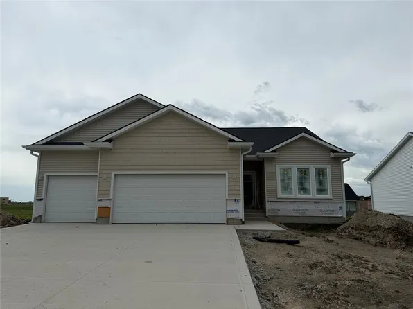 515 NW Georgetown Dr, Waukee, IA 50263