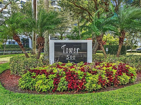 2nd image of 3530 Mystic Pointe Dr APT 1212
