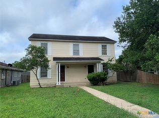 309 E 2nd St, Cuero, TX 77954