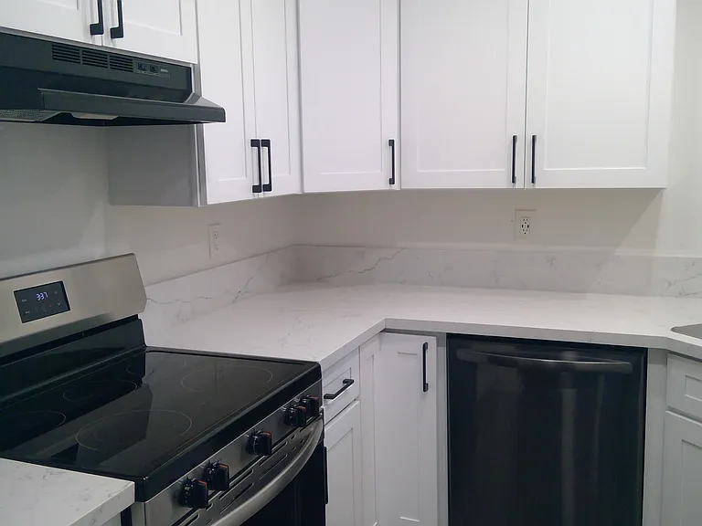 Portofino Apartments — Photo 26