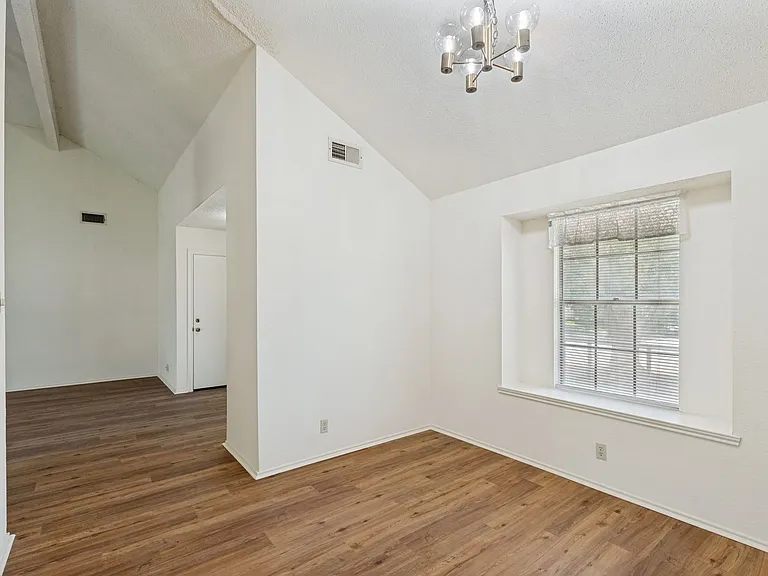 7803 Forest Rnch — Photo 13
