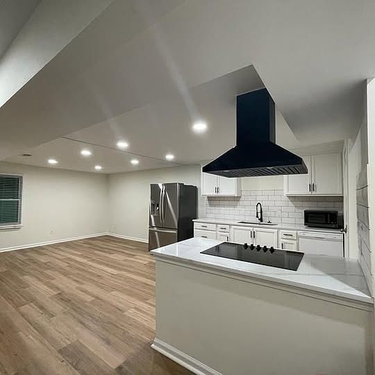 1st image of 567 Woodland Ln