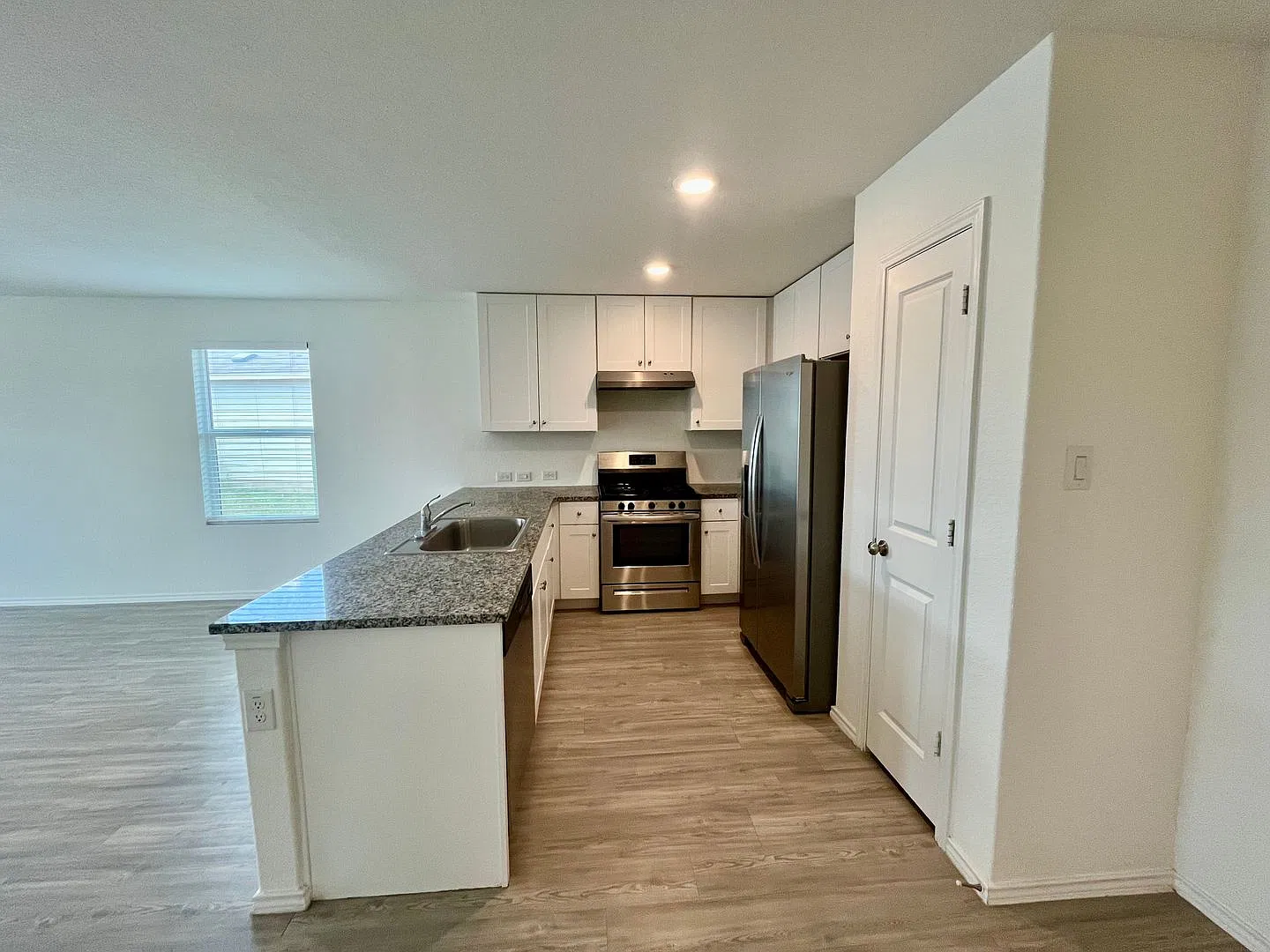 Brand New 3/2 in Voss Farms — Photo 4
