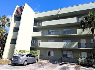 1638 Embassy Dr APT 302, West Palm Beach, FL 33401