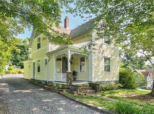 4 Crescent St, East Hampton, CT 06424