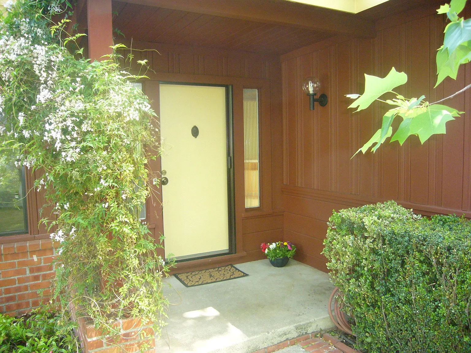 958 Carol Ln photo 1