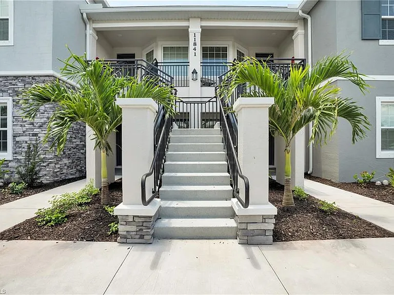 11841 Venetian Lagoon Dr #204 — Photo 2