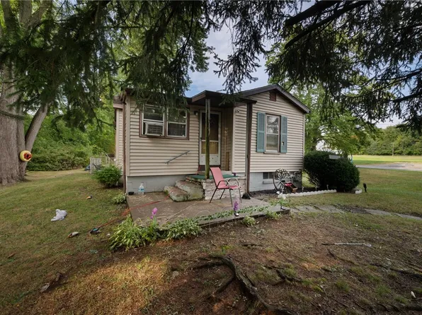 2185 Buena Vista Dr, Hermitage, PA 16148