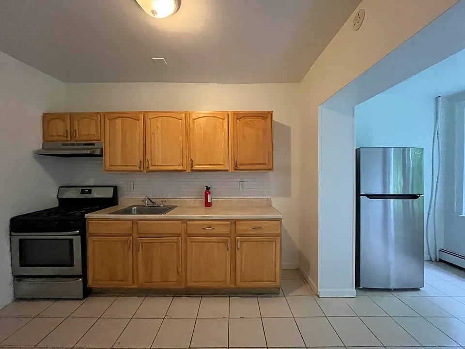 31 Van Nostrand Ave