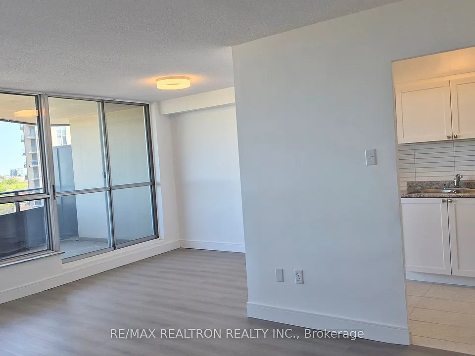 21 Vaughan Rd #1606