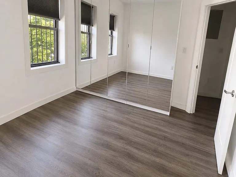 1013 Avenue K #2 — Photo 5