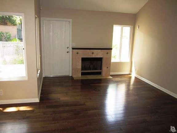 3rd image of 1073 N Via Colinas