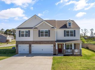 111 Emily Ln, Lenoir City, TN 37772