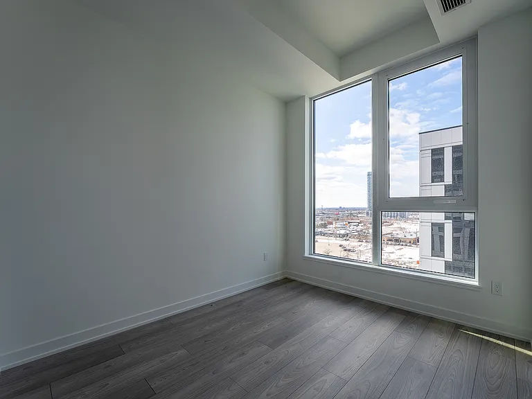 1007 The Queensway #901 — Photo 18
