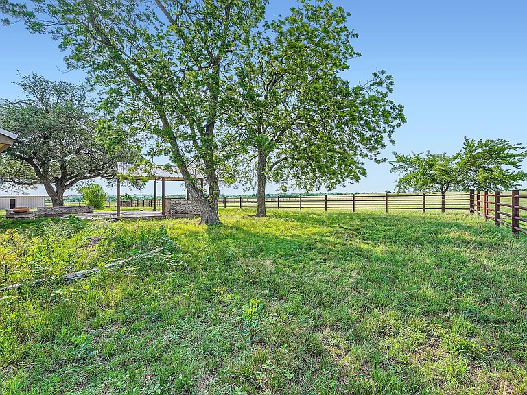 1850 County Road 105 — Photo 26