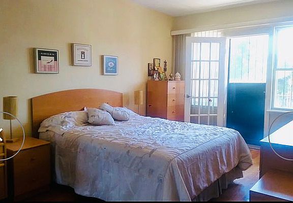 3rd image of 2215 47th St #2