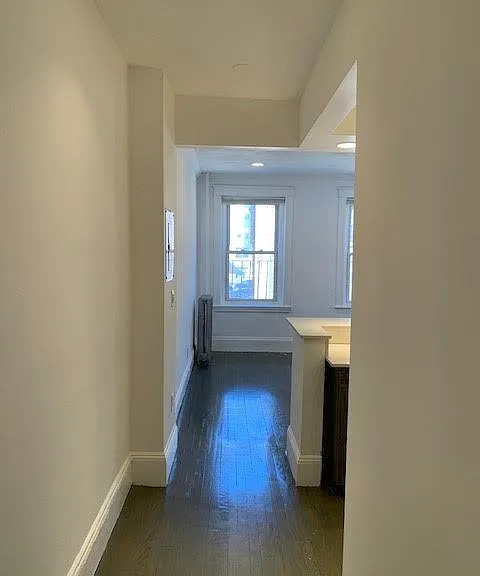 55 Queensberry St — Photo 5