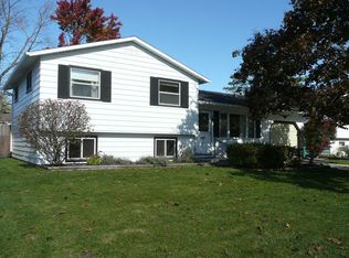 2732 Prescott Dr, Mishawaka, IN 46544