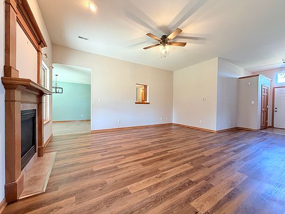 5th image of 1207 Raymond Ct