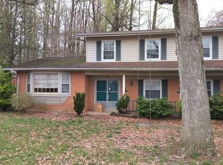 9420 Braddock Rd, Fairfax, VA 22032