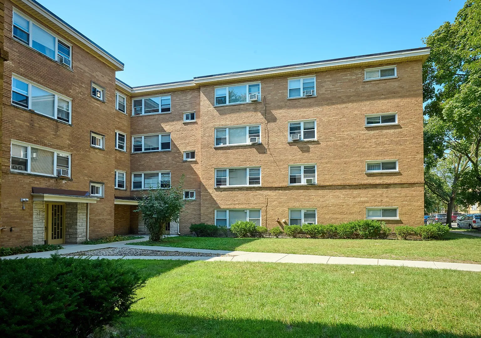 2 bed, 1200 sqft, $1,750 — Photo 1