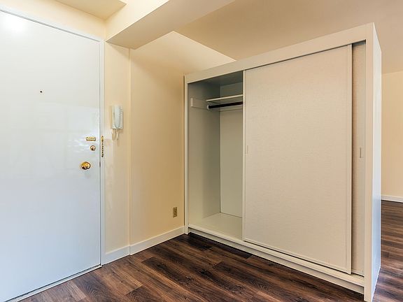 5th image of 401 Boylston Ave E #1-001