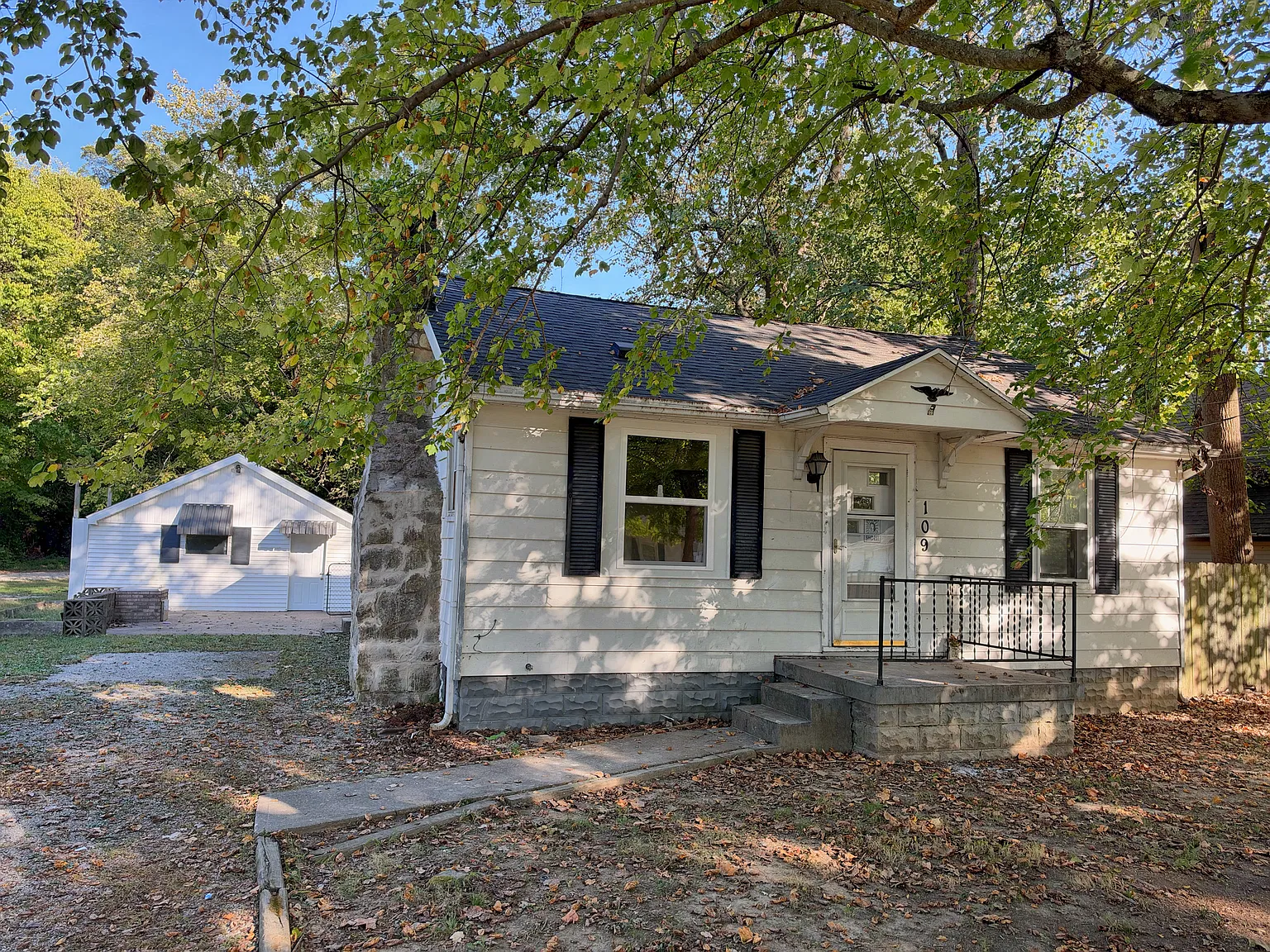 109 Lamey Ln — Photo 2