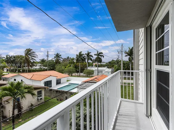 1220 71st St APT 35, Miami Beach, FL 33141