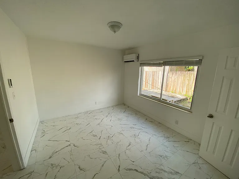 1632 NE 12th St #3 — Photo 10